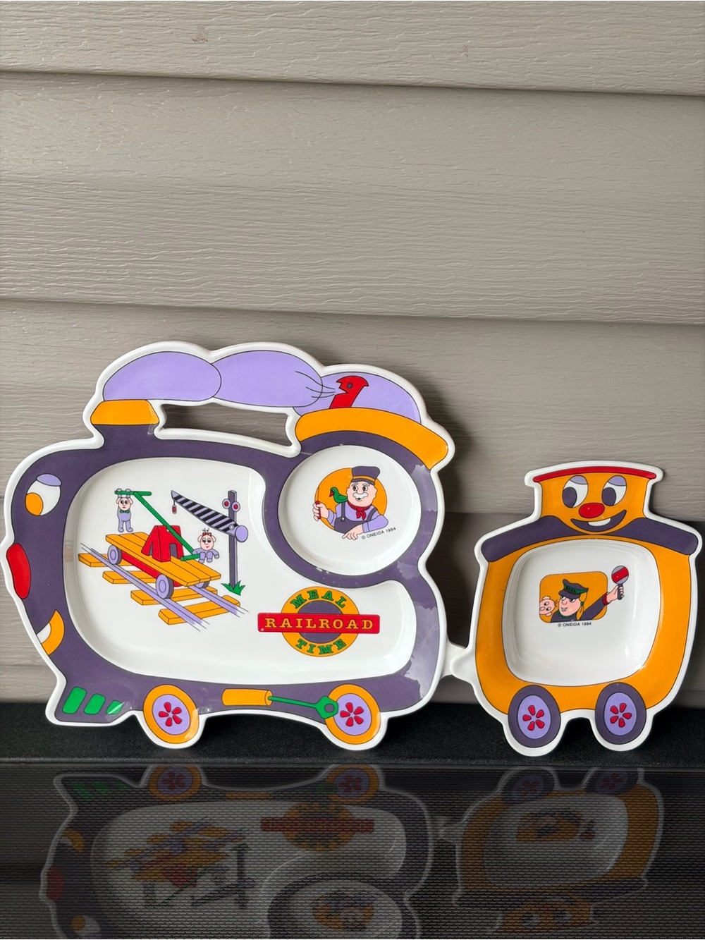 Vintage 1994 Oneida "Meal Time Railroad" Divided Melamine Plate Set/ 2 Piece Set